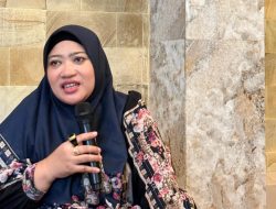 Ibu Nyai Iftitahurrohmah: Ibu Perempuan Kami di Dar eL Fikr, Tempat Pulang Setiap Keluh Kesah Santri